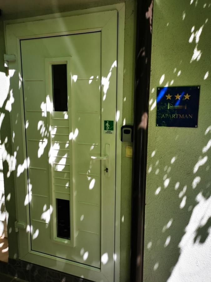 Apartmant Sandra - Big Terace And Free Parking Apartman Károlyváros Kültér fotó