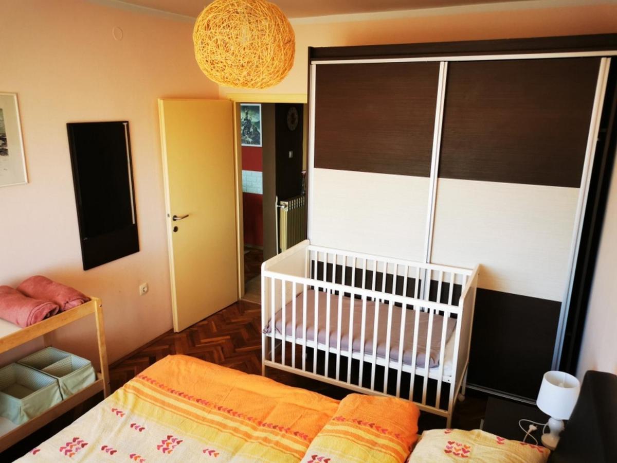 Apartmant Sandra - Big Terace And Free Parking Apartman Károlyváros Kültér fotó